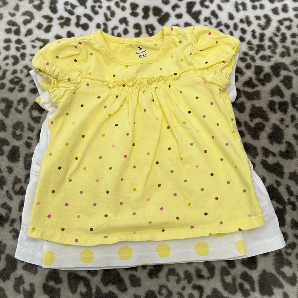 Old Navy Shirt Bundle with FLAWS in Yellow & White Size 18-24 2T 24 months